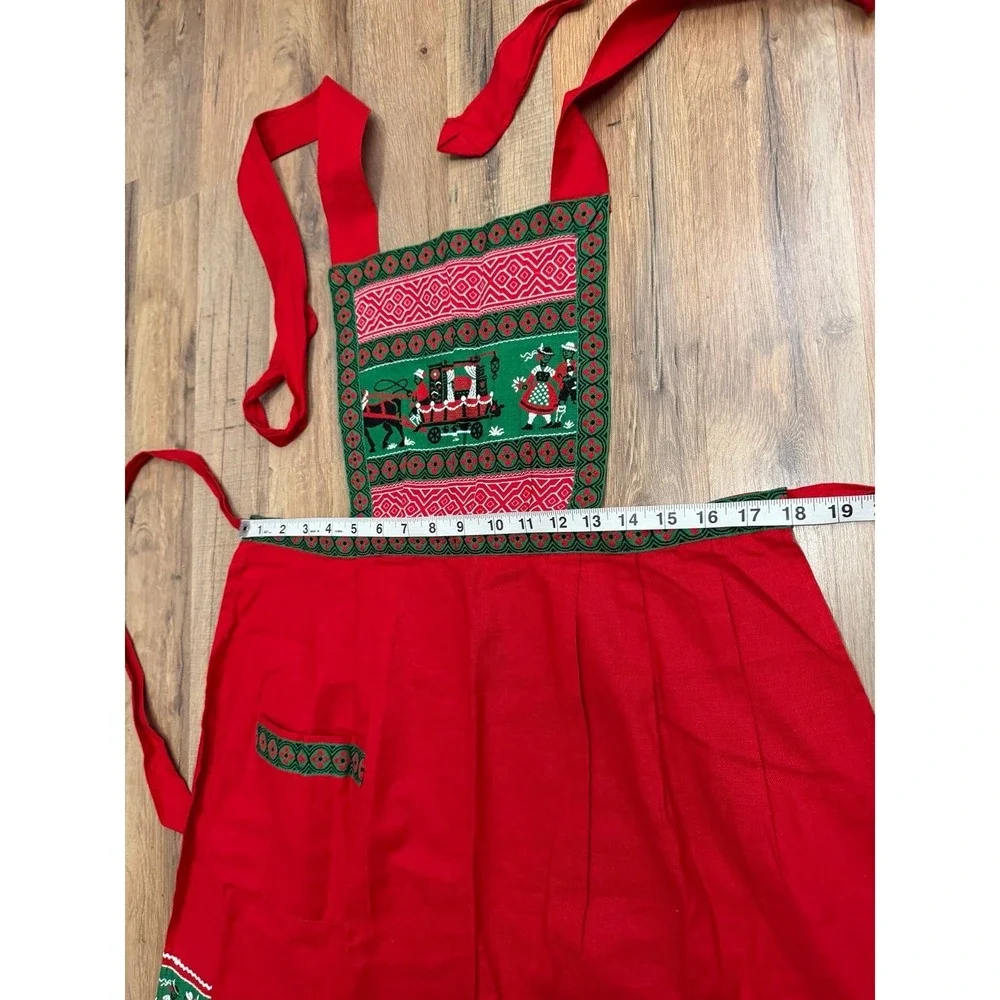 Christmas Apron Red Green Folk Art Horse Carriage Holiday Kitchen Vintage Style